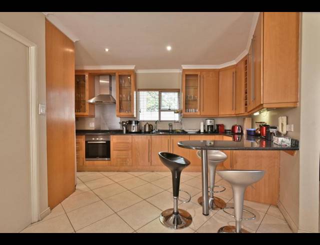 3 BEDROOM HOUSE FOR SALE IN SANDOWN